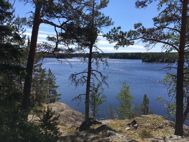 järvimaisema kalliolta