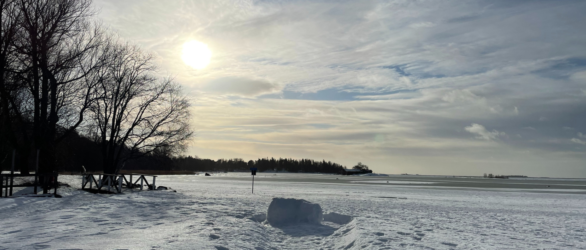 snö is sol genom moln