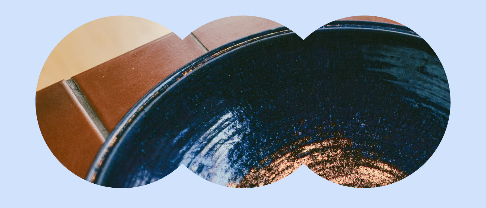 Oulunkylän kirkon sininen keraaminen kastemalja