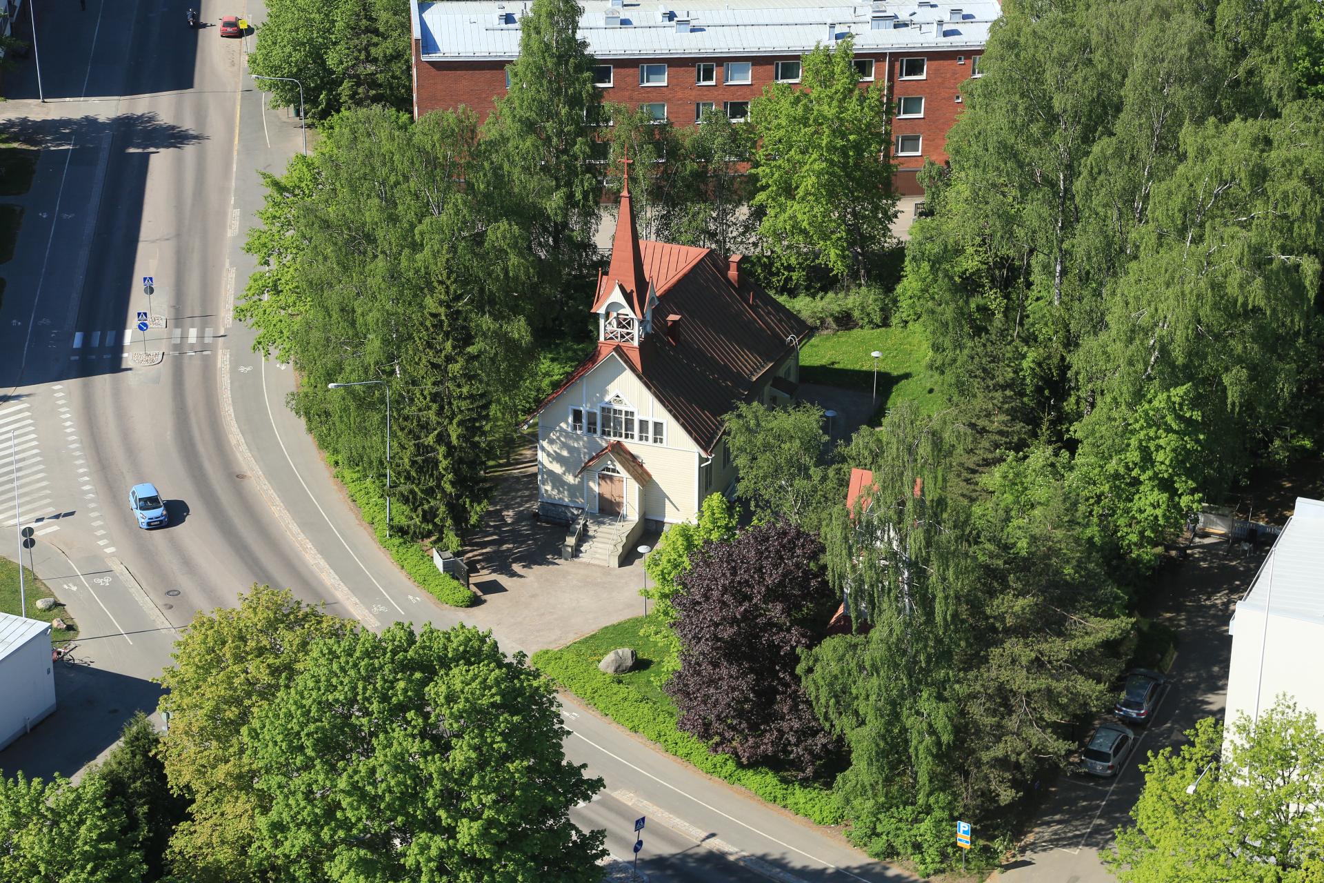 Ilmakuva Oulunkylän vanhasta kirkosta.