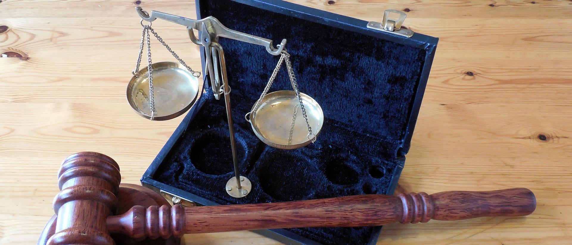 Kannelmäki_puheenjohtajan nuija_vaaka