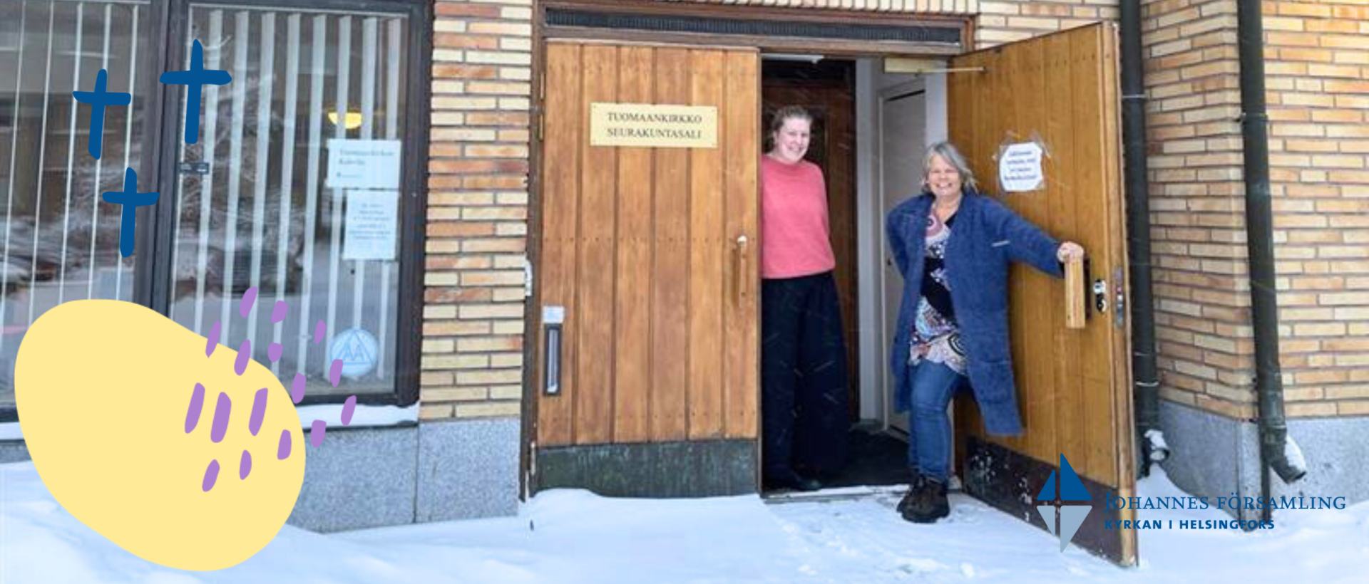 Pia Öhman och Gun Geisor vid dörren till Tomaskyrkan