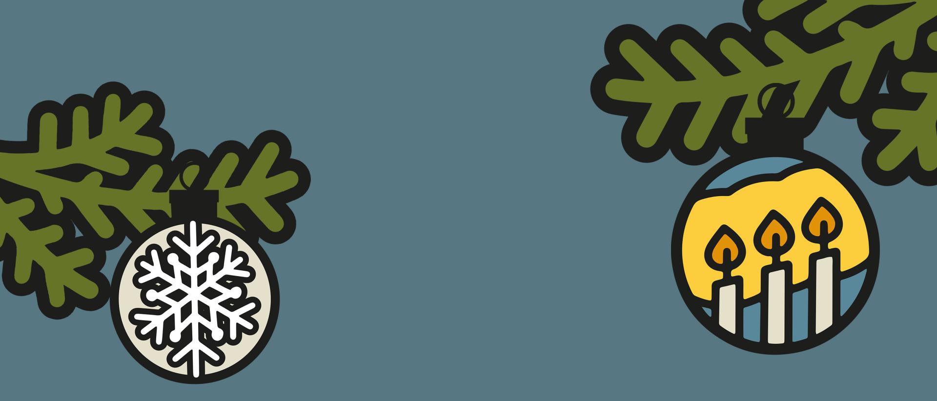 Sinisellä taustalla kaksi kuusenoksaa, toisessa roikkuu joulupallo jossa on 3 kynttilää. Toisessa oksassa lumihiutalejoulupallo.