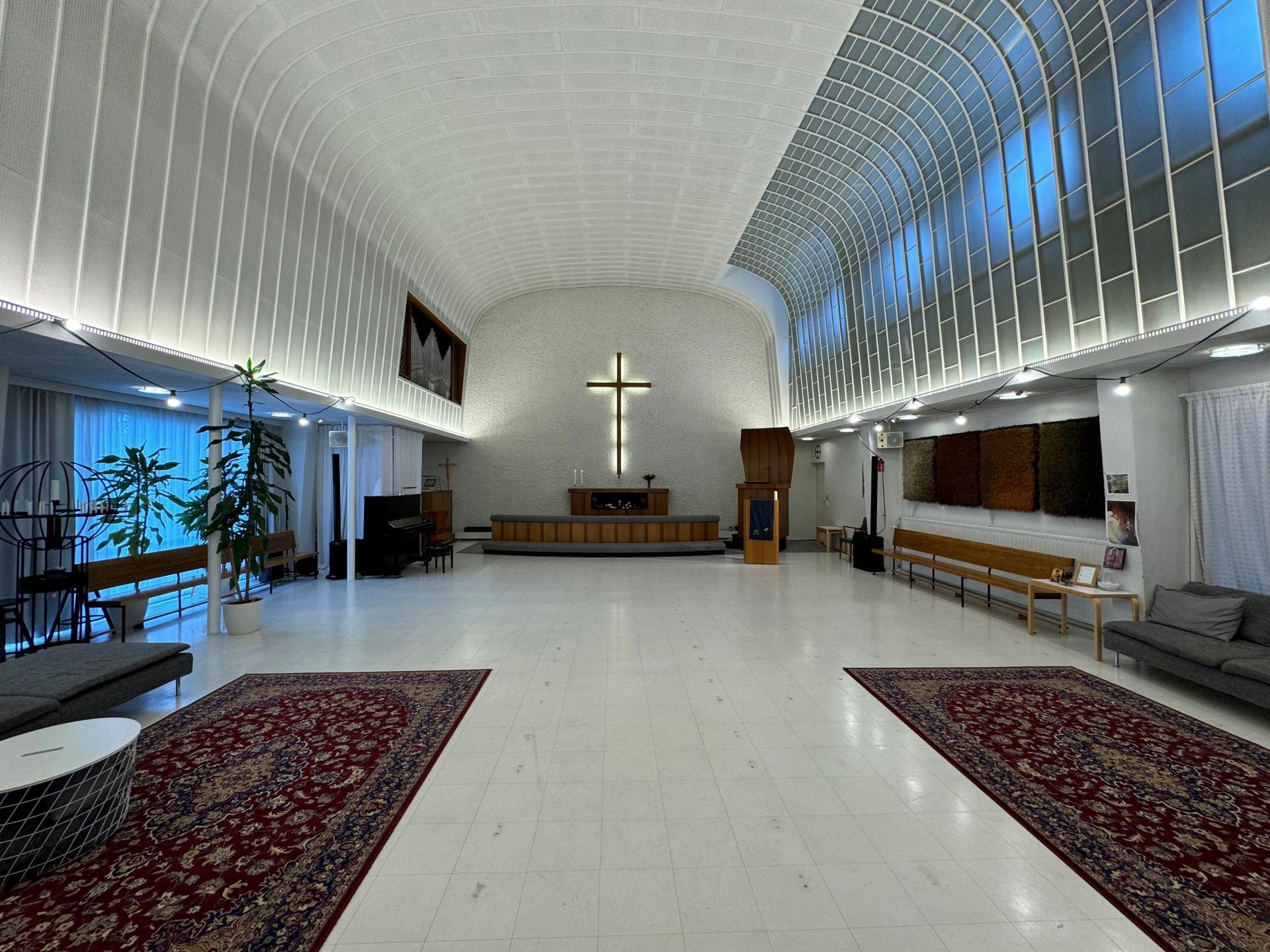 Tapanilan kirkon kirkkosali