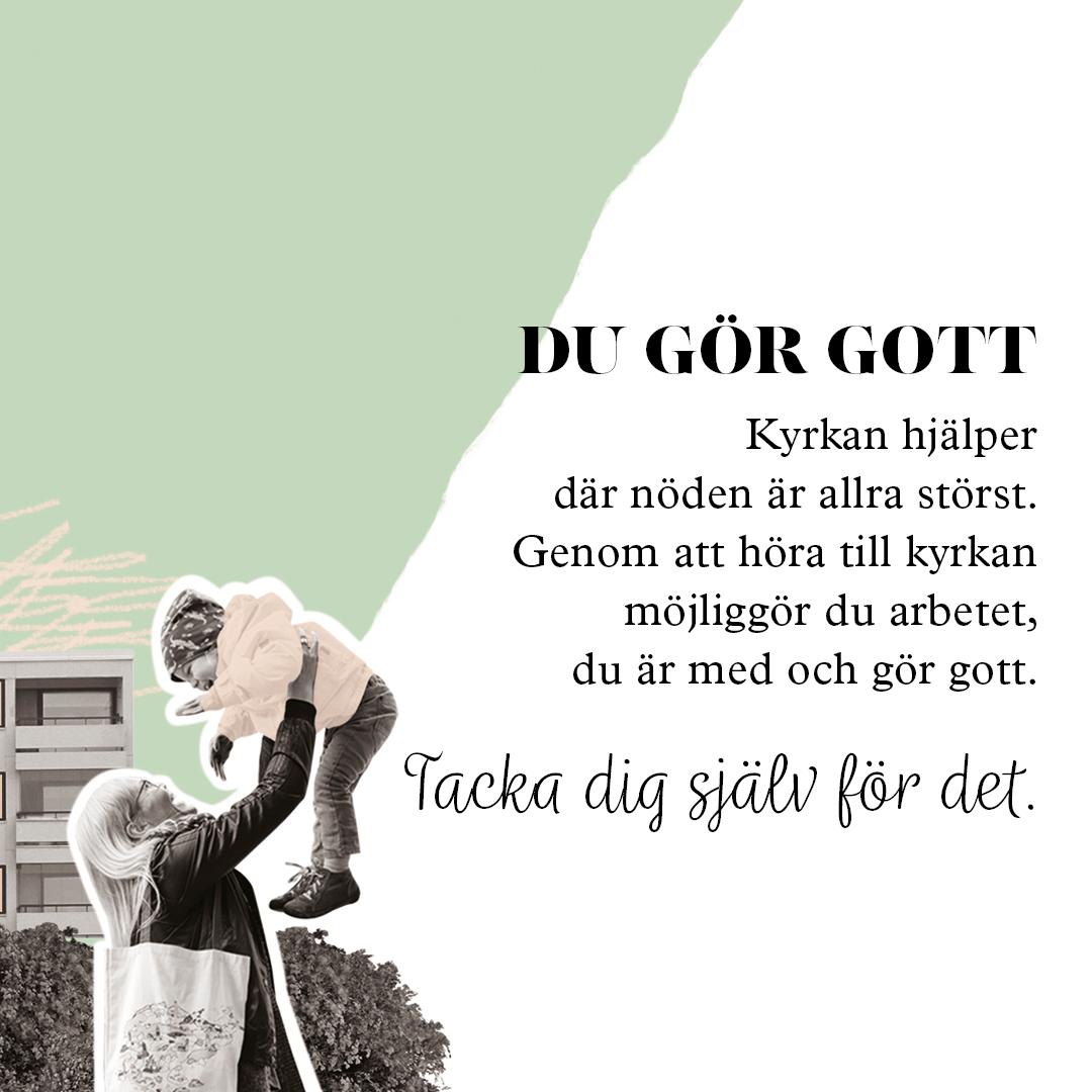 Foto av en mamma som lyfter sitt barn mot himlen.