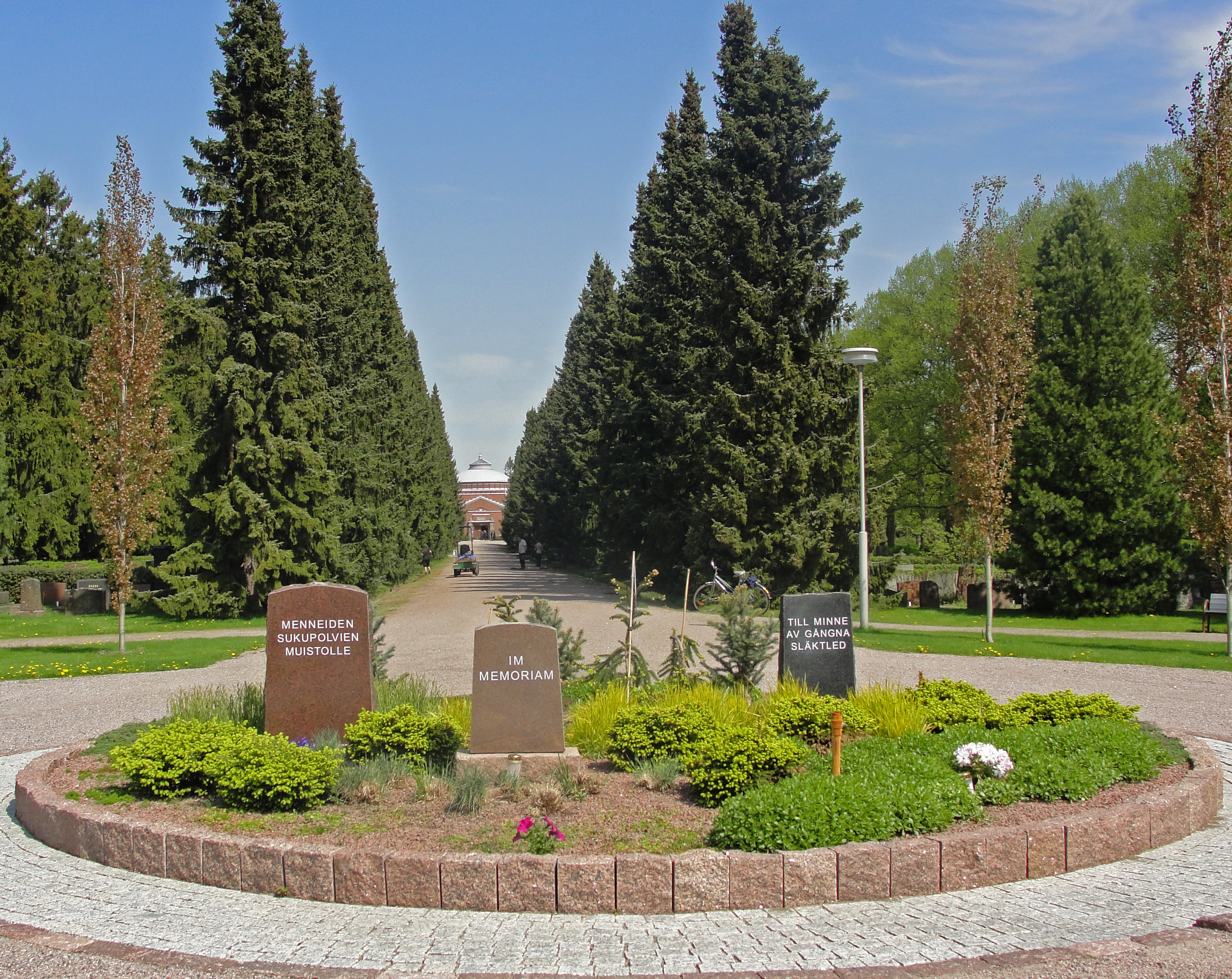 Hautausmaan muistelupaikka uudistuu syksyllä 2023
