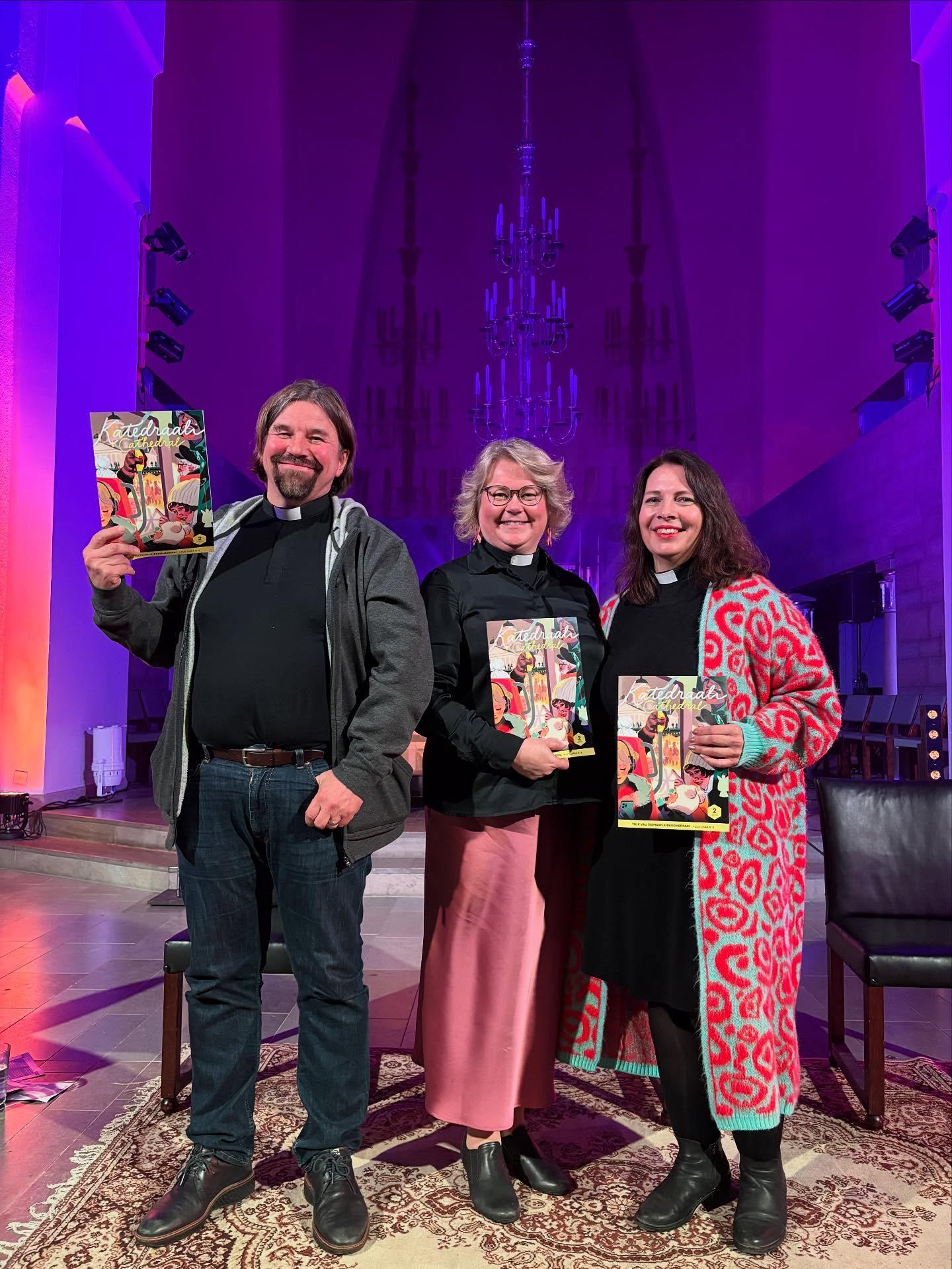 Tuomiokirkkoseurakunnan kirkkoherraehdokkaat vaalipaneelissa Mikael Agricolan kirkossa 5.11.2025