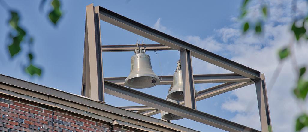 Oulunkylänkirkko_kesä_kellot_Martinmaa_vaaka2